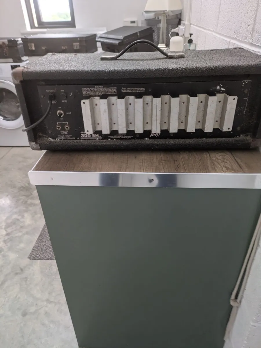 Peavey mixer AMP - Image 2