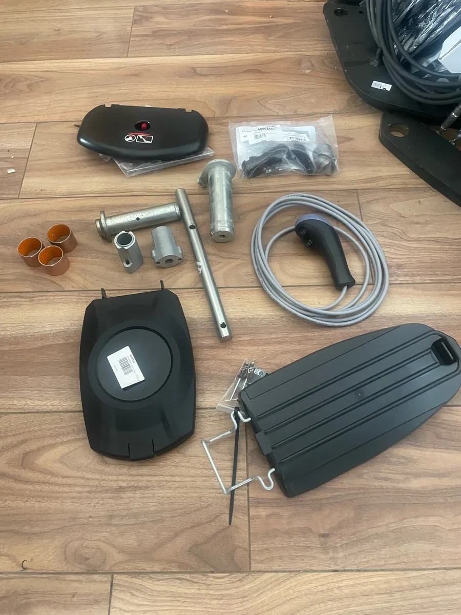 New & Used Quicke and MX Tractor Loader Parts - Image 3