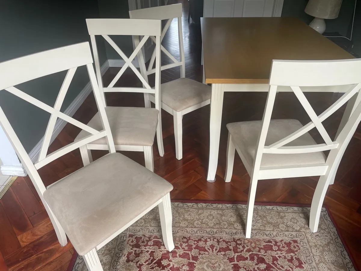 Table 4 chairs - Image 2