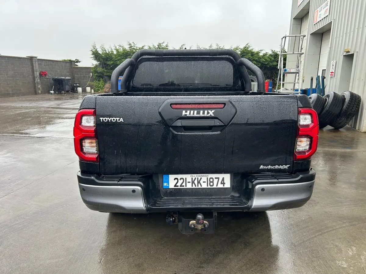 Toyota Hilux Invincible X - Image 4