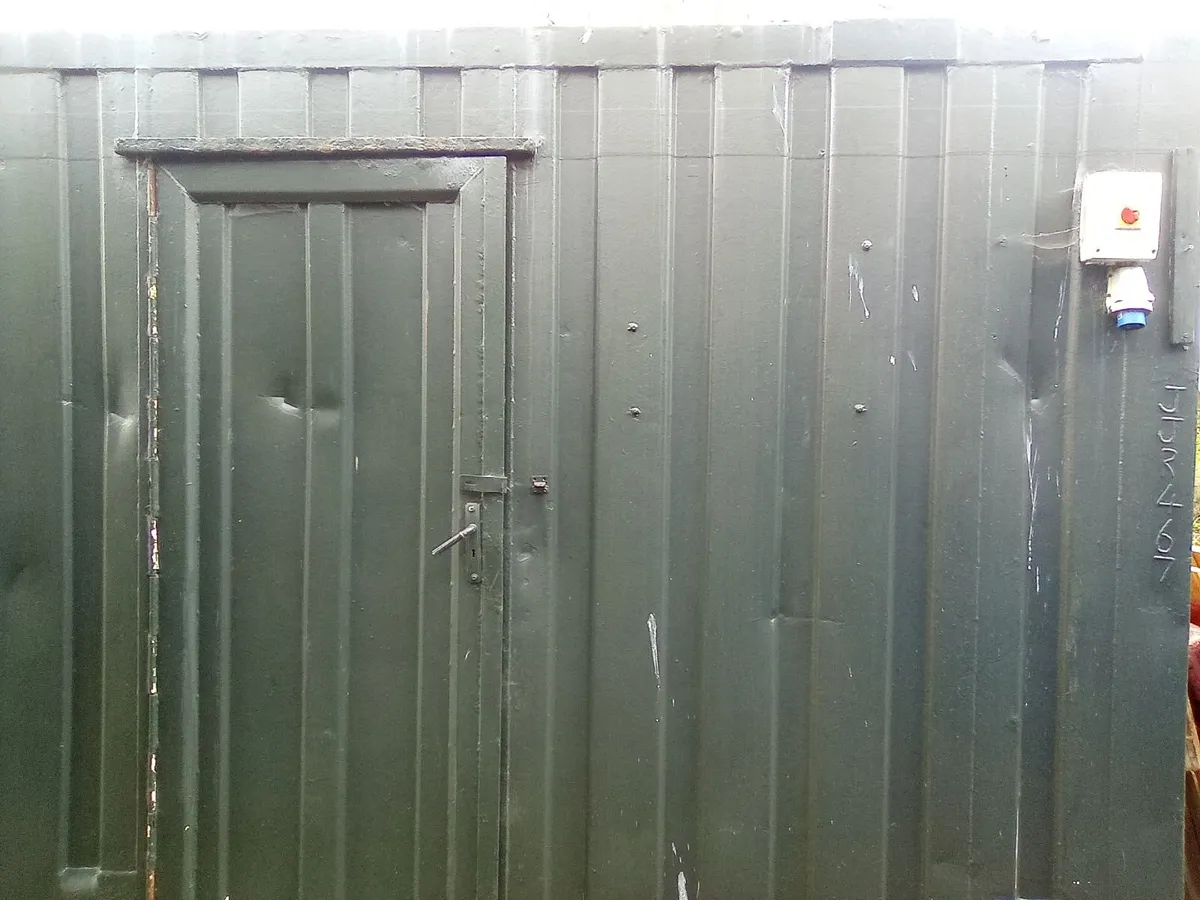 Toilet container unit 10ft by 20ft - Image 1