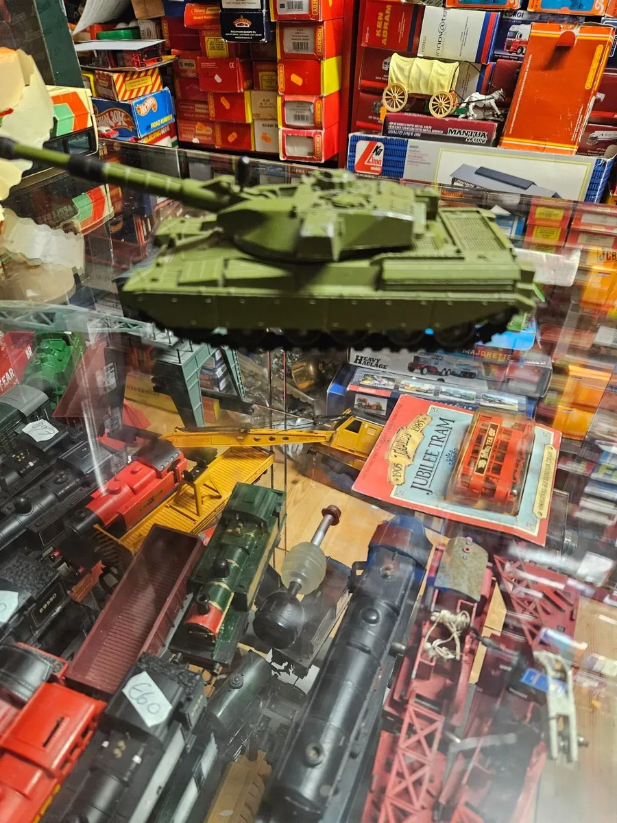 Dinky 1970's British Army Chieftain Tank - Image 4