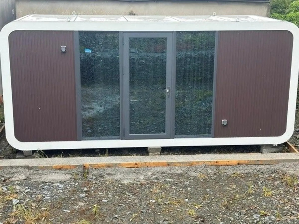 Apple Cabin 20ft x 7ft – Fully Equipped - Image 1