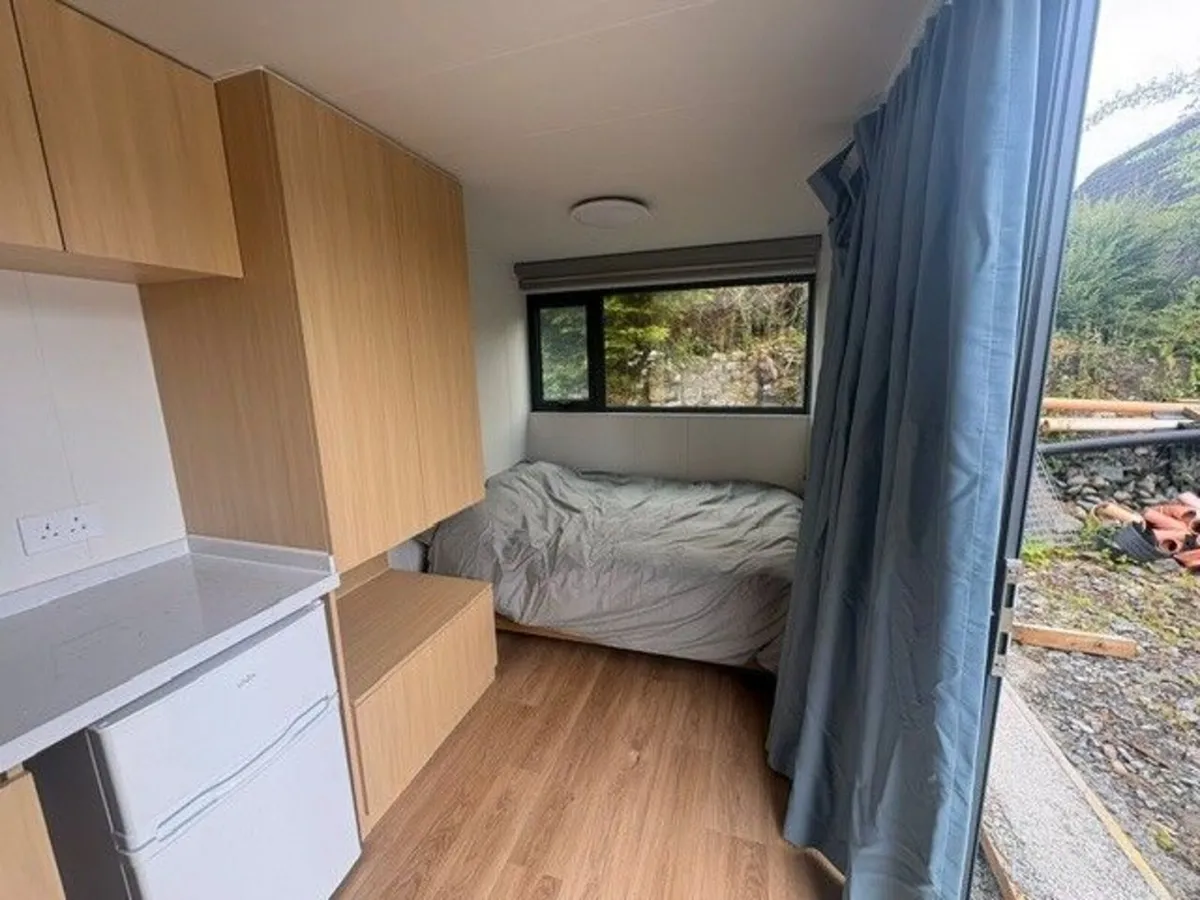 Apple Cabin 20ft x 7ft – Fully Equipped - Image 4