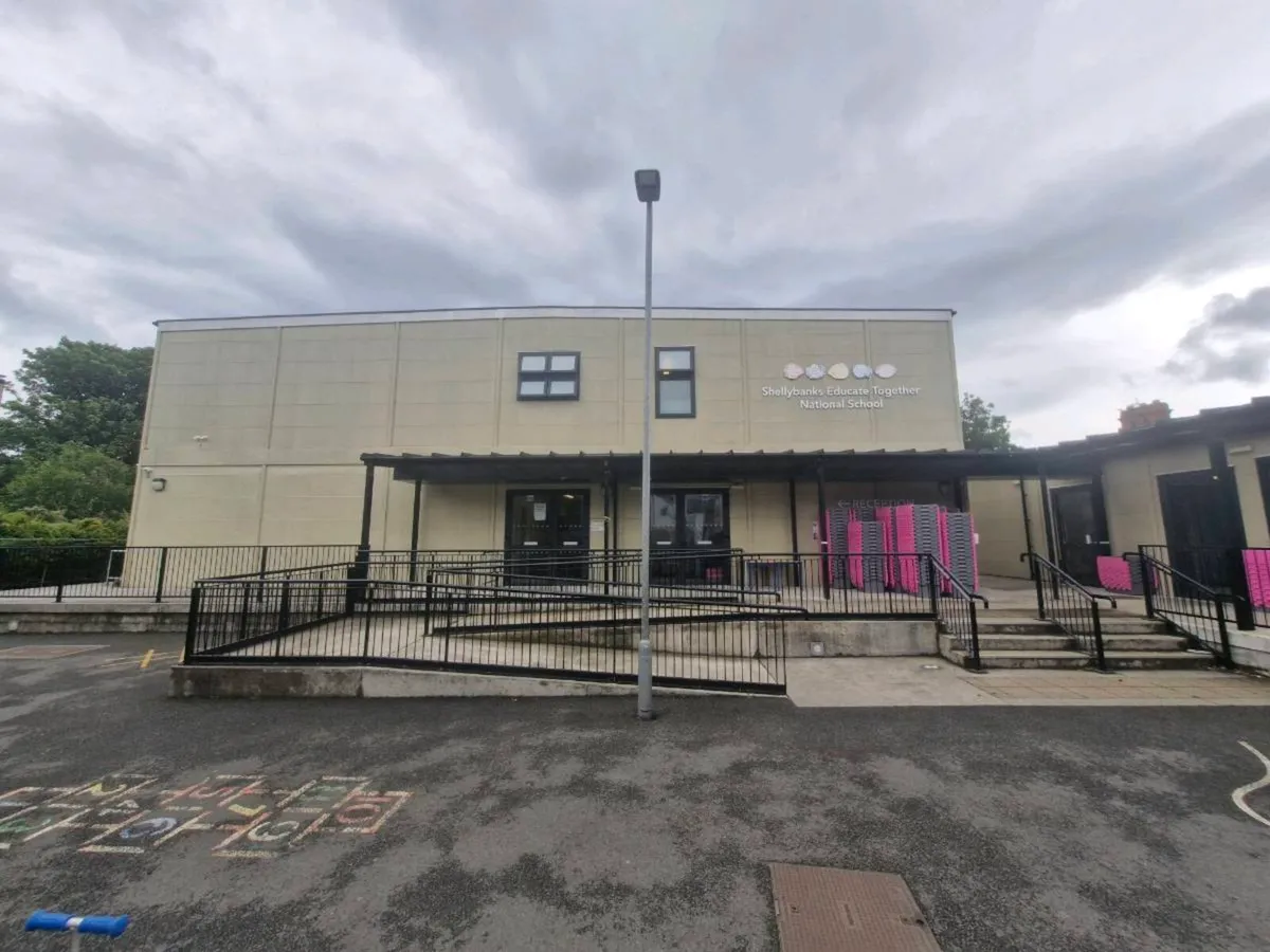 Building for sale - Image 3