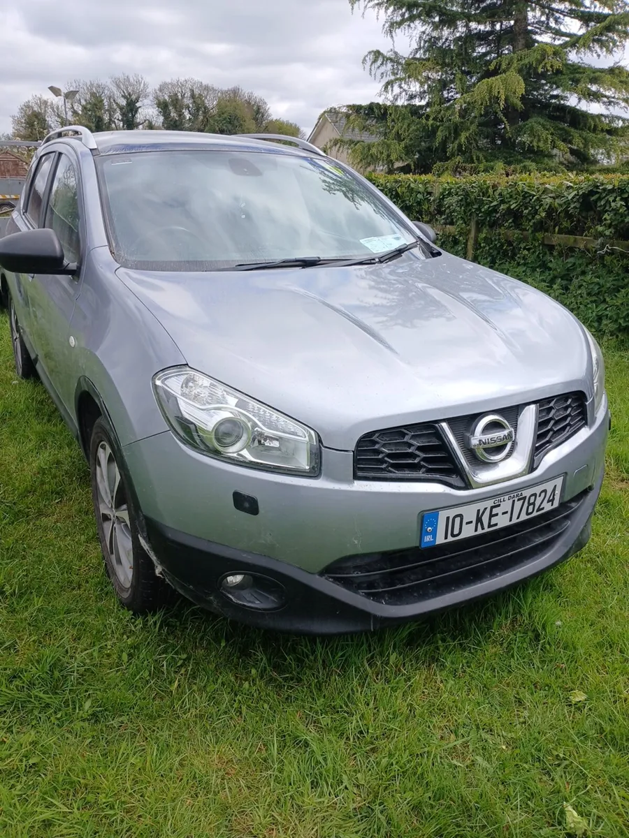 4x4 nissan qashqai 7 seats - Image 1
