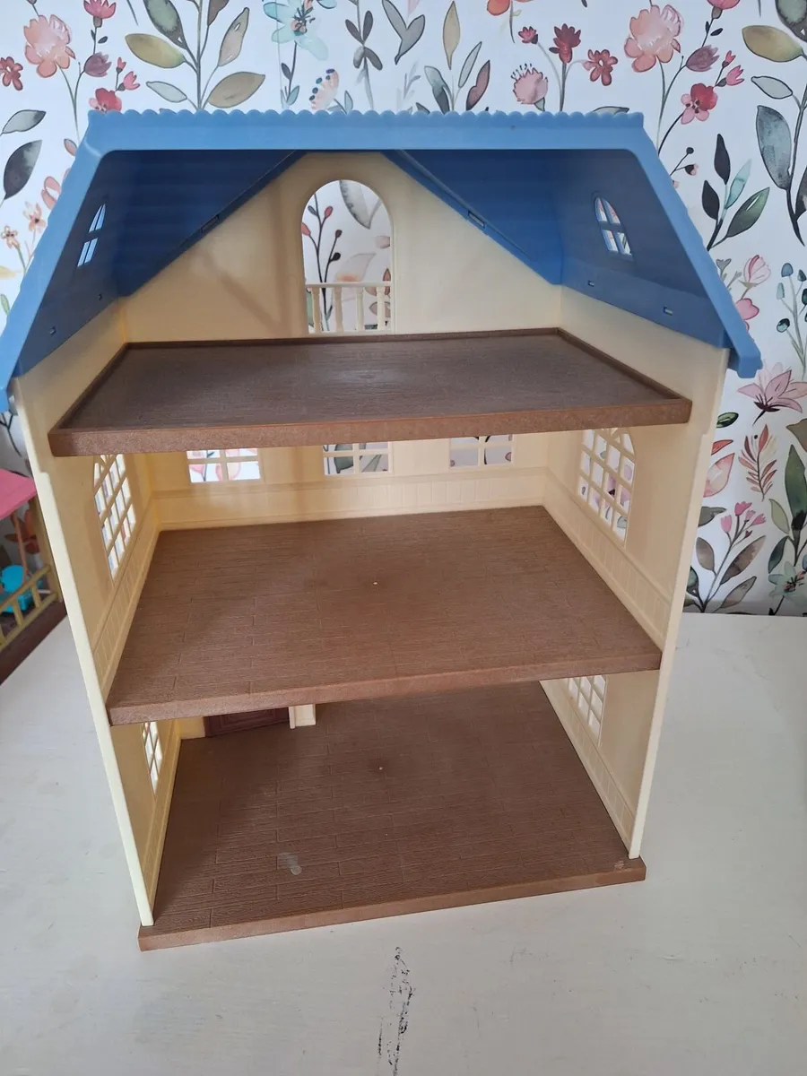 Sylvanian house, free to take away - Image 2