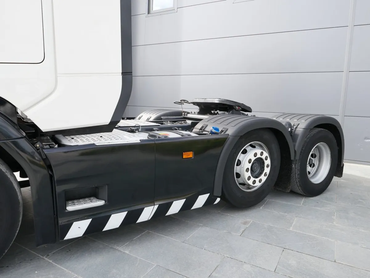 Scania R450 Highline 6x2 - Auto - 2021 - T103235 - Image 4