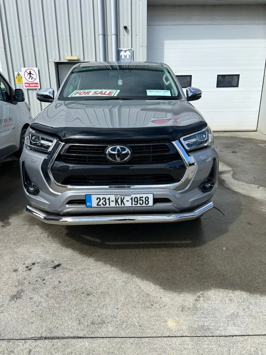 Toyota Hilux Invincible - Image 2