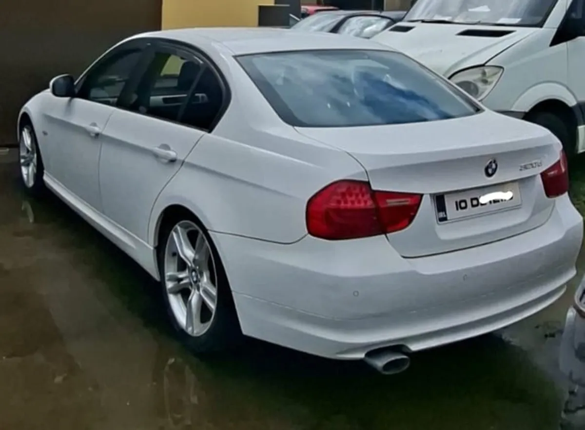 2010 BMW 320d e90 - Image 1