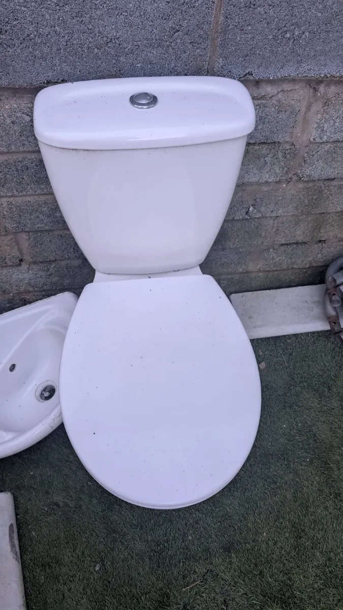 Corner Basin + Toilet - Image 2