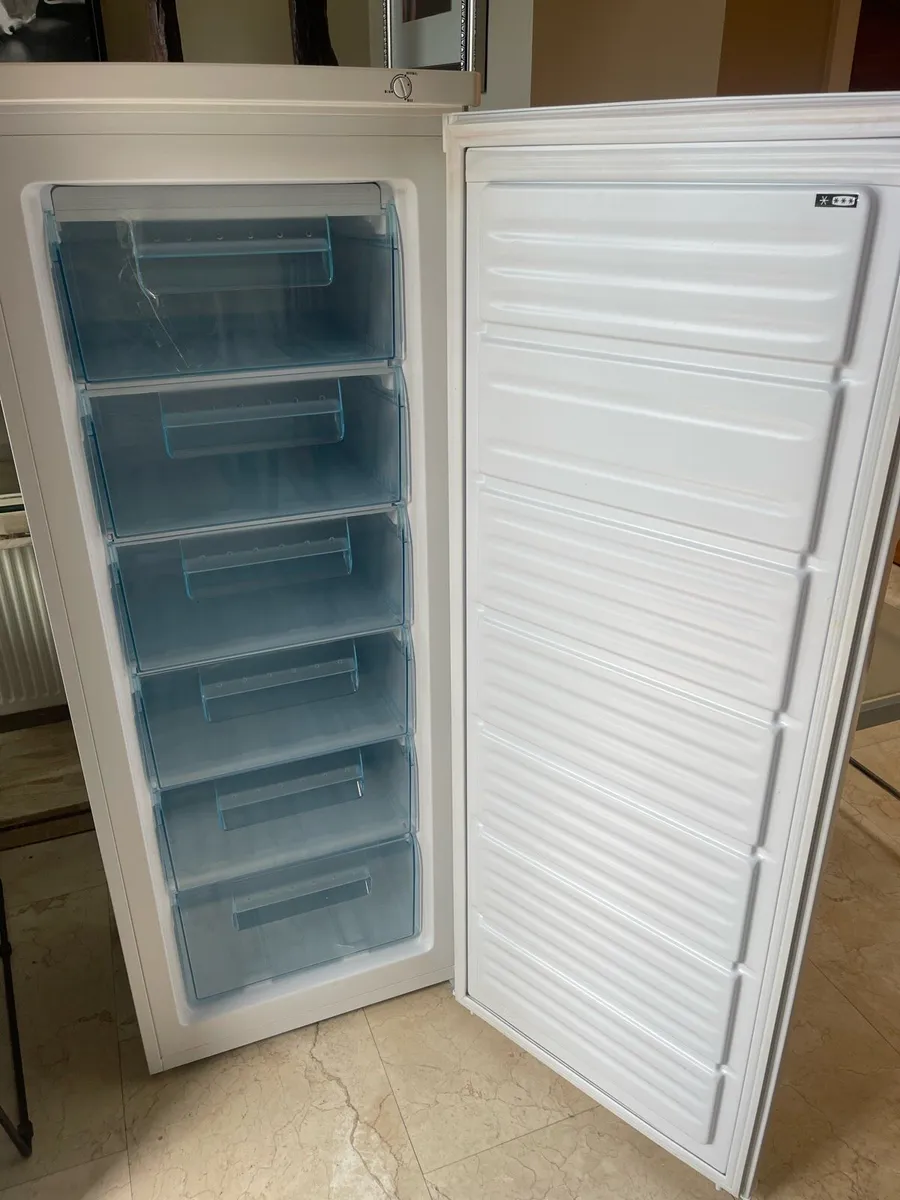 Fabulous Full Size 5Ft 6 Drawer Larder Freezer - Image 2