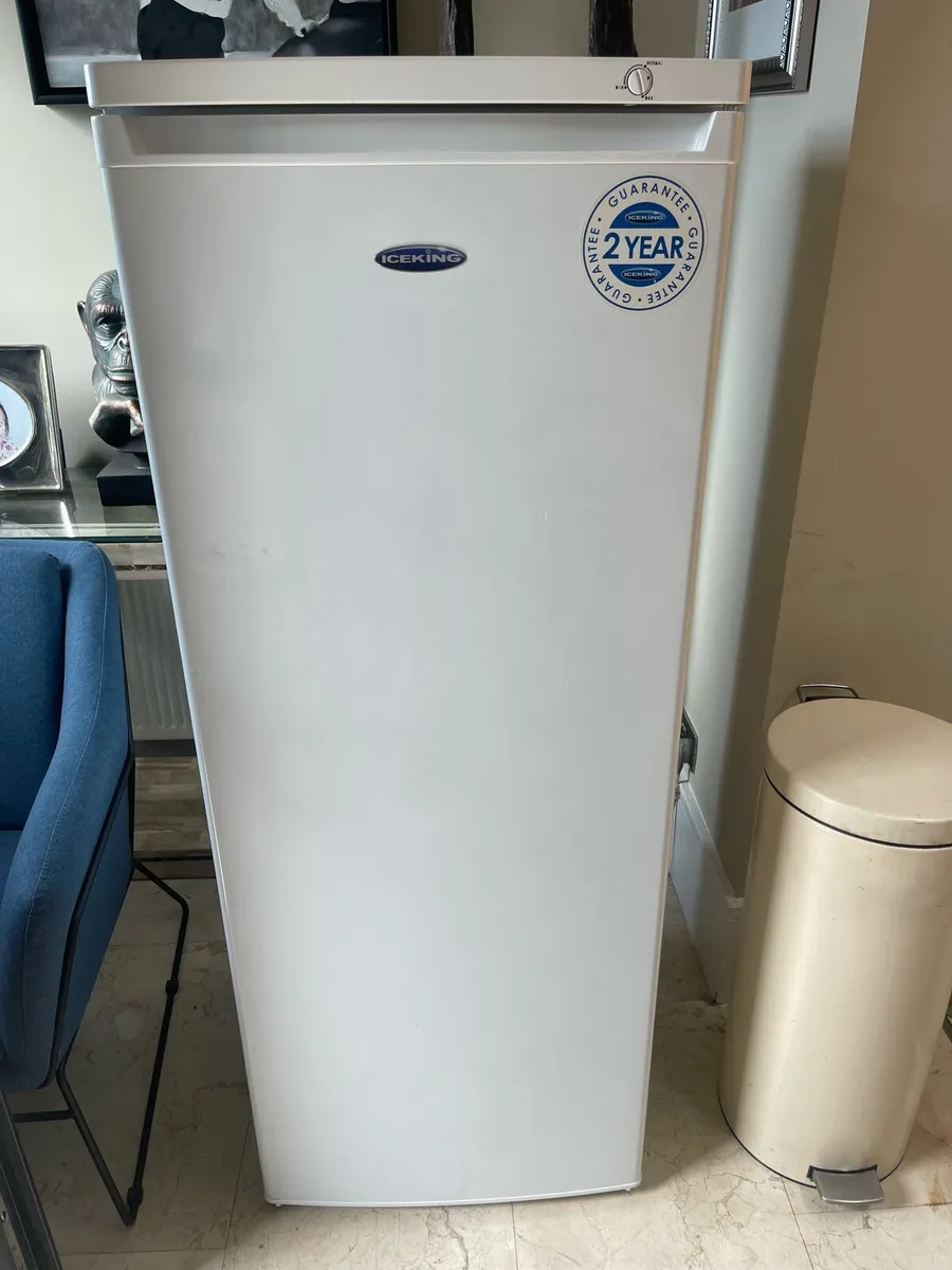 Fabulous Full Size 5Ft 6 Drawer Larder Freezer - Image 1