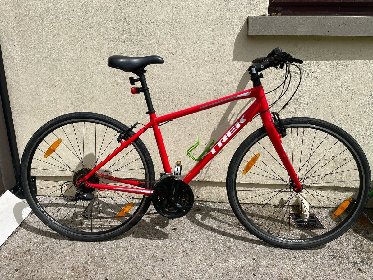 2018 trek fx3 hybrid bike - Image 1