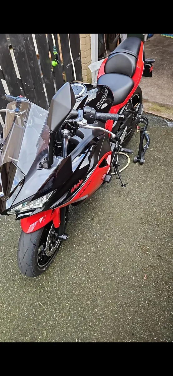 40th Anniversary Ninja 650 - Image 3