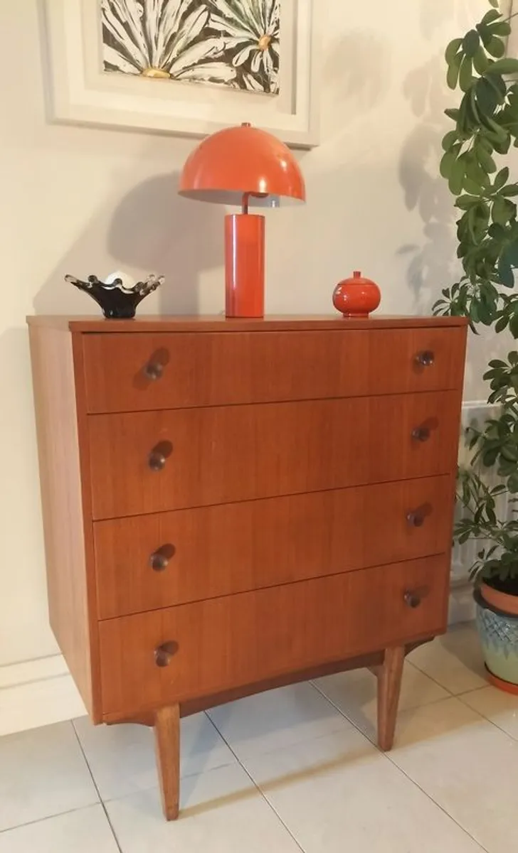 Mid Century Vintage Chest of Drawers - Image 1