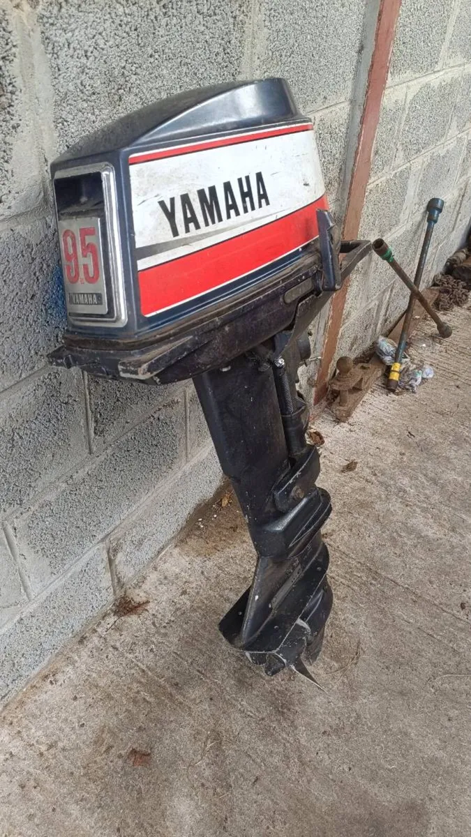 9.5 Yamaha 2-stroke Outboard - Image 3