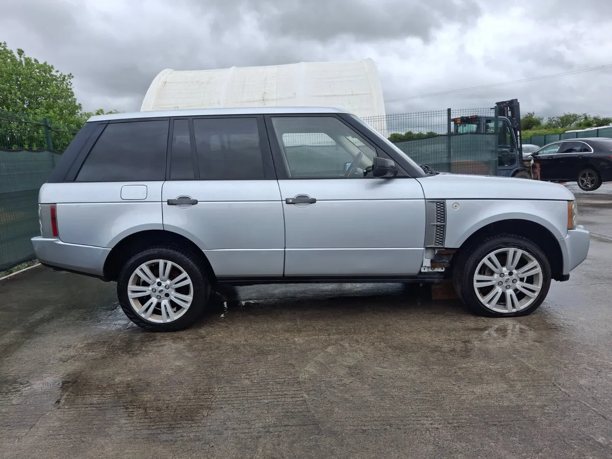2009 Range Rover Vogue  TDv8  3.7  Automatic - Image 2