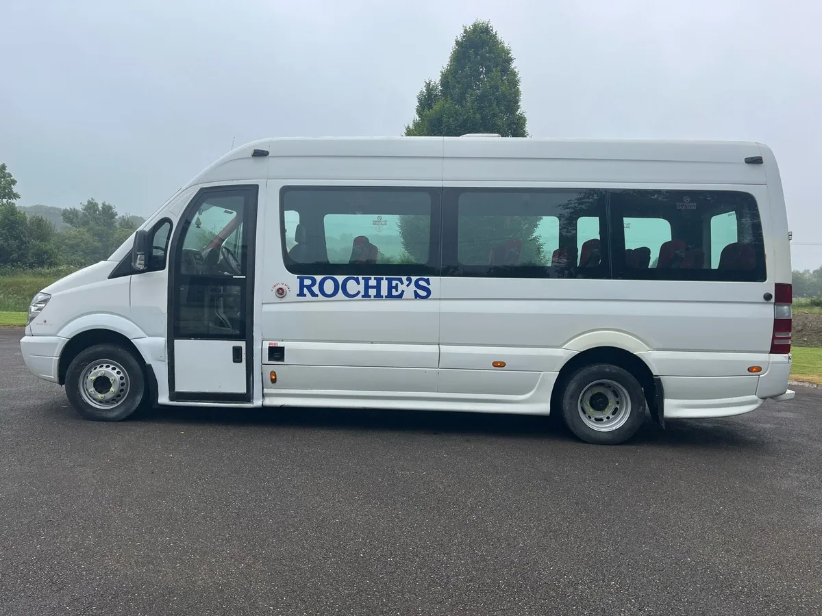 2008 Mercedes Benz Sprinter 18 seater bus - Image 4