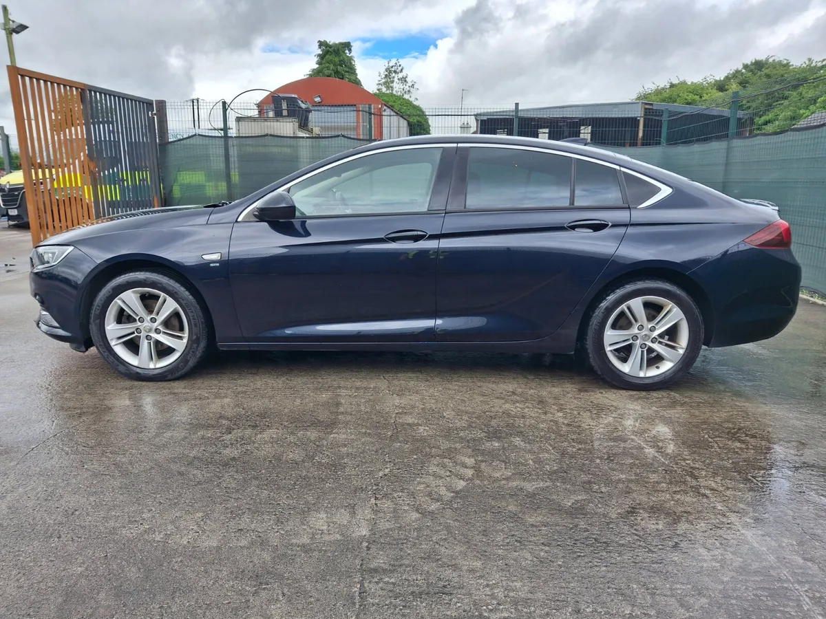 2018 Opel Insignia Sri  1.5 Turbo - Image 2