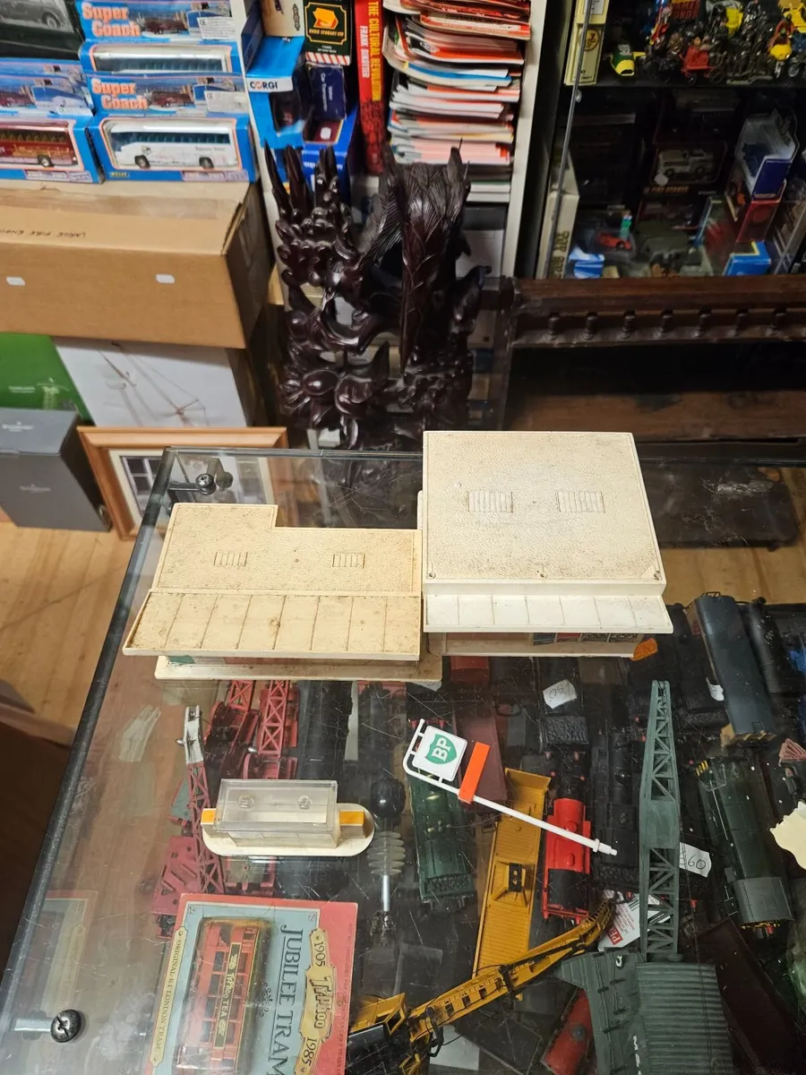 Matchbox Lesney Garage - Image 3