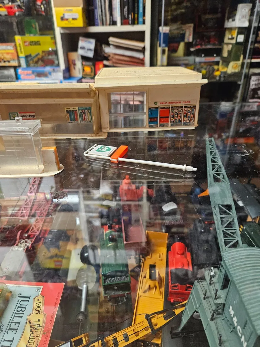Matchbox Lesney Garage - Image 4