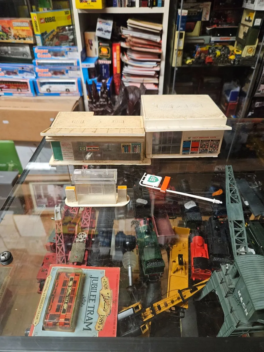 Matchbox Lesney Garage - Image 1