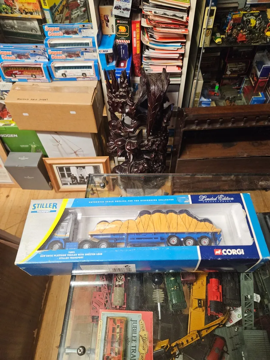 Corgi MAN Tractor Unit and Trailer 1.50 - Image 1