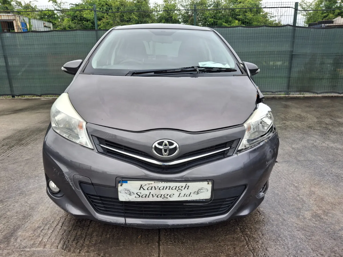 132 Toyota Yaris  1.0 Petrol - Image 4