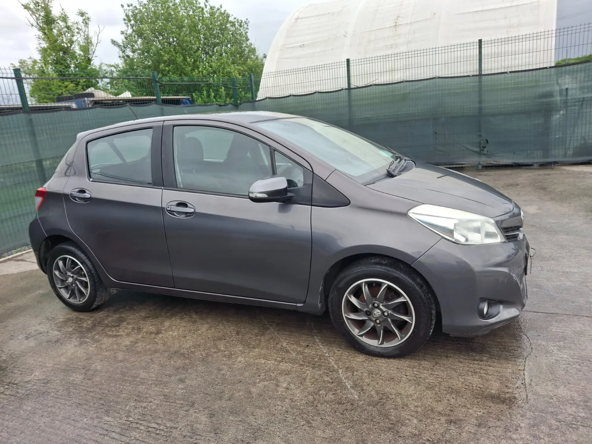 132 Toyota Yaris  1.0 Petrol - Image 1