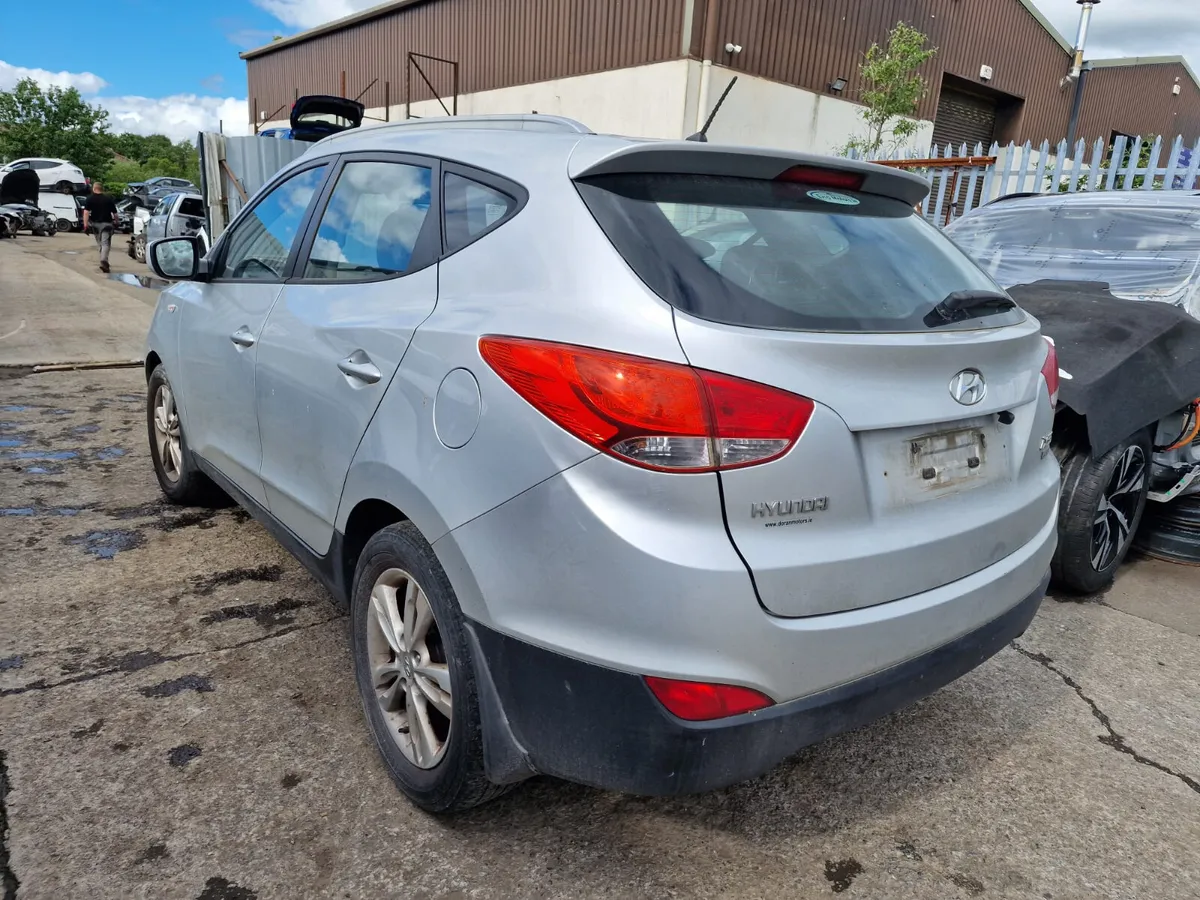 12 HYUNDAI IX35  1.7 CRDI FOR BREAKING - Image 3