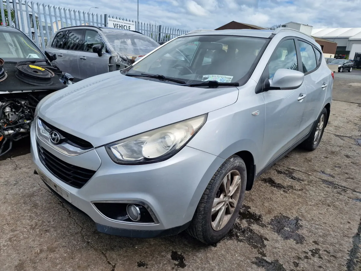 12 HYUNDAI IX35  1.7 CRDI FOR BREAKING - Image 2