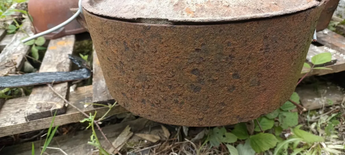 Crook & Cast Iron 0ven - Image 1