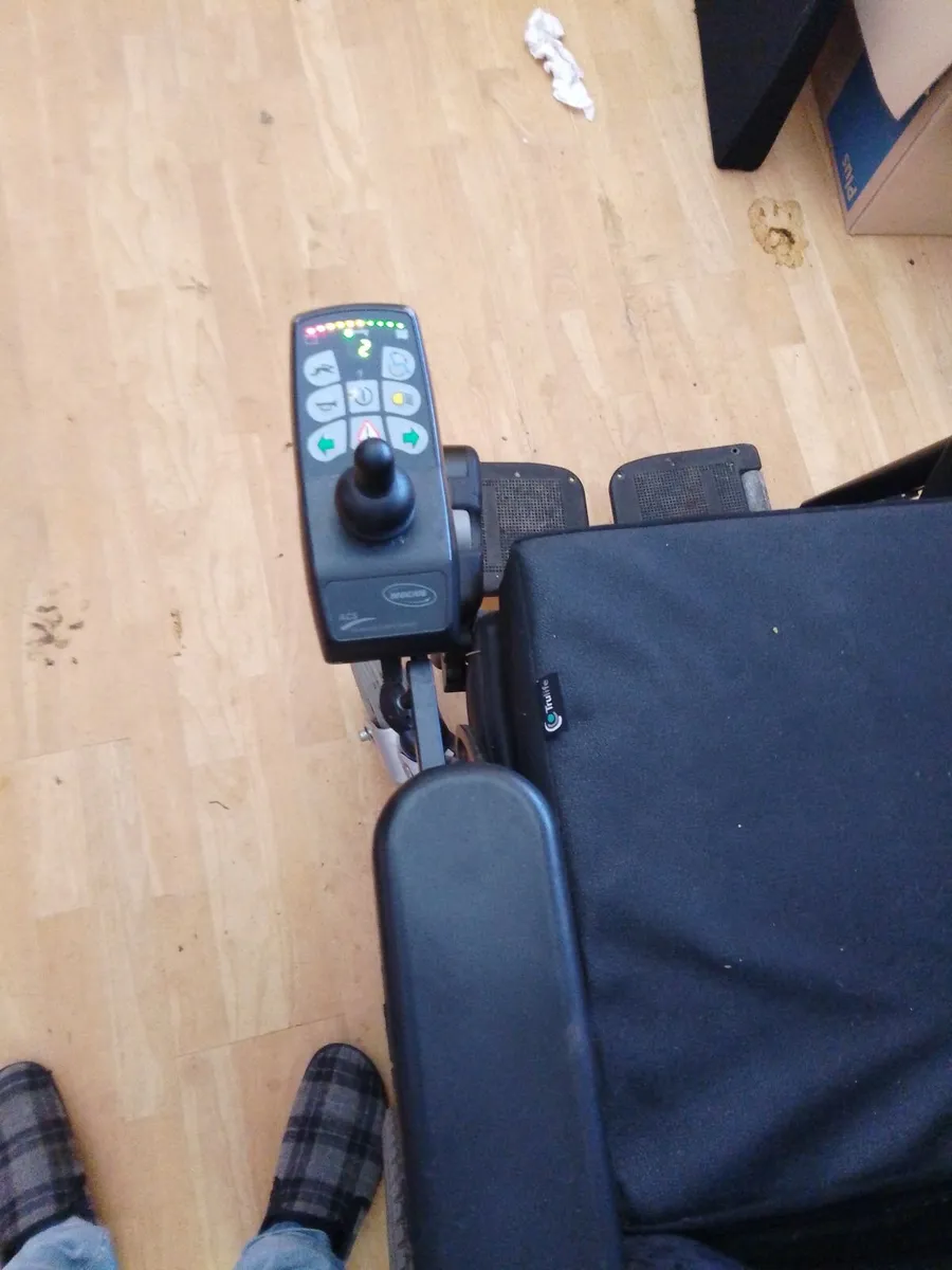 Electric powered wheelchair - Image 4