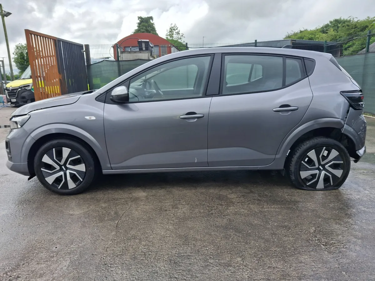 261 Dacia Sandero  Exspersion  Brand new only 103k - Image 2