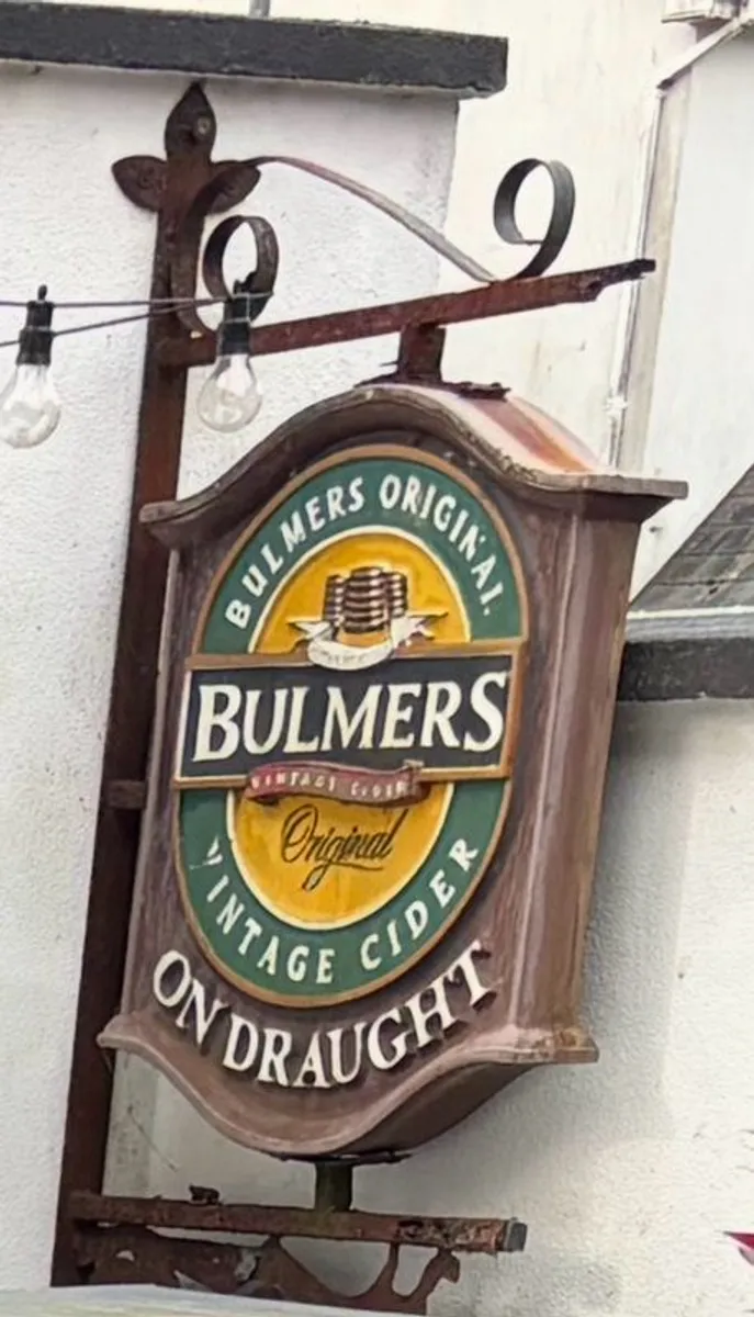 Original Bulmers Vintage Cider hanging pub sign - Image 1