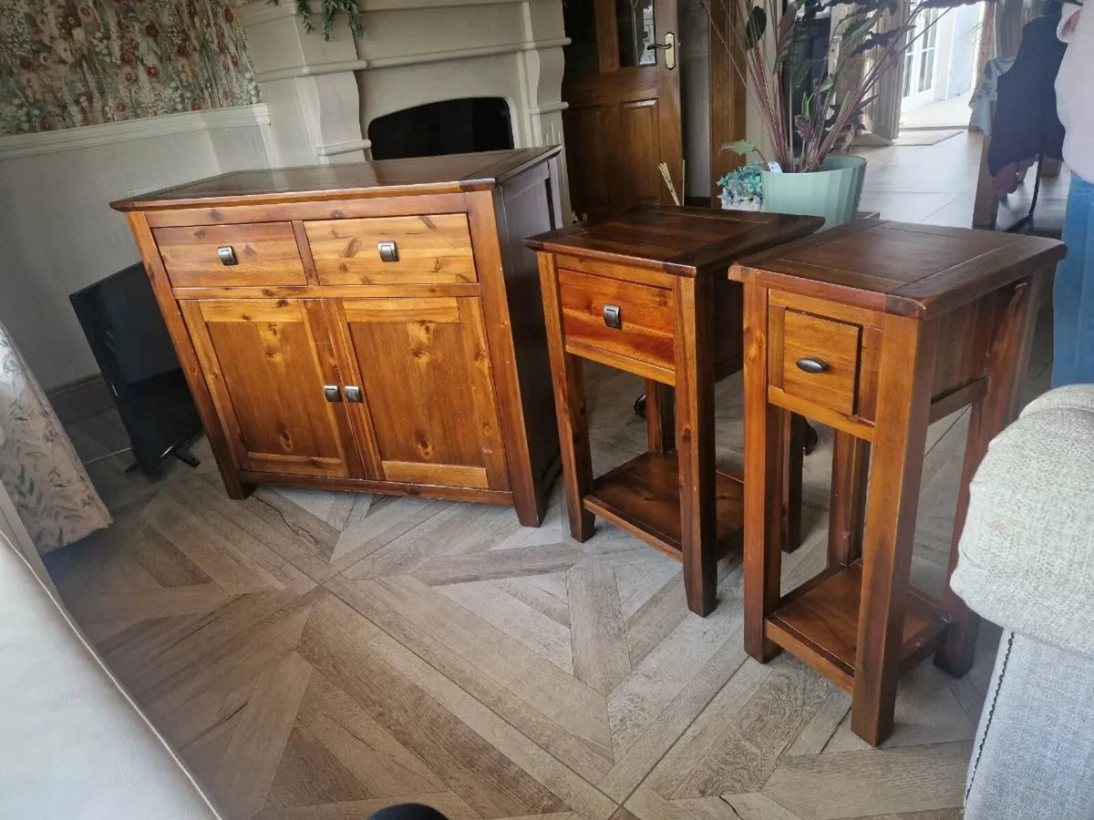 Matching Unit and side tables - Image 1