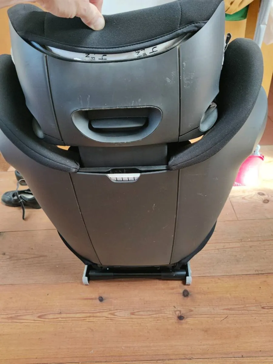 Car seat - Image 2