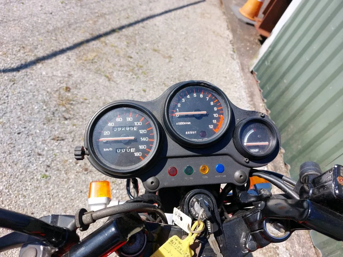 1986 yamaha RZ250R YPVS - Image 4