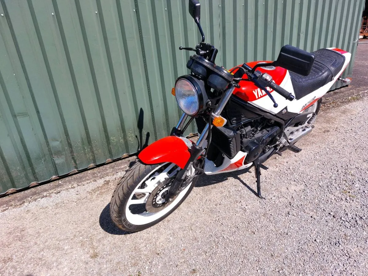 1986 yamaha RZ250R YPVS - Image 2