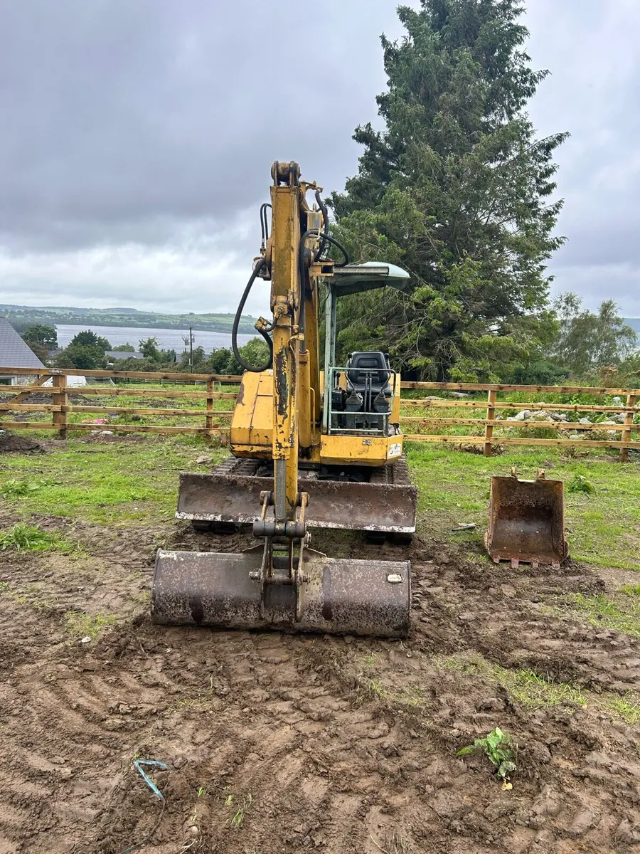 Komatsu 5 ton digger - Image 3