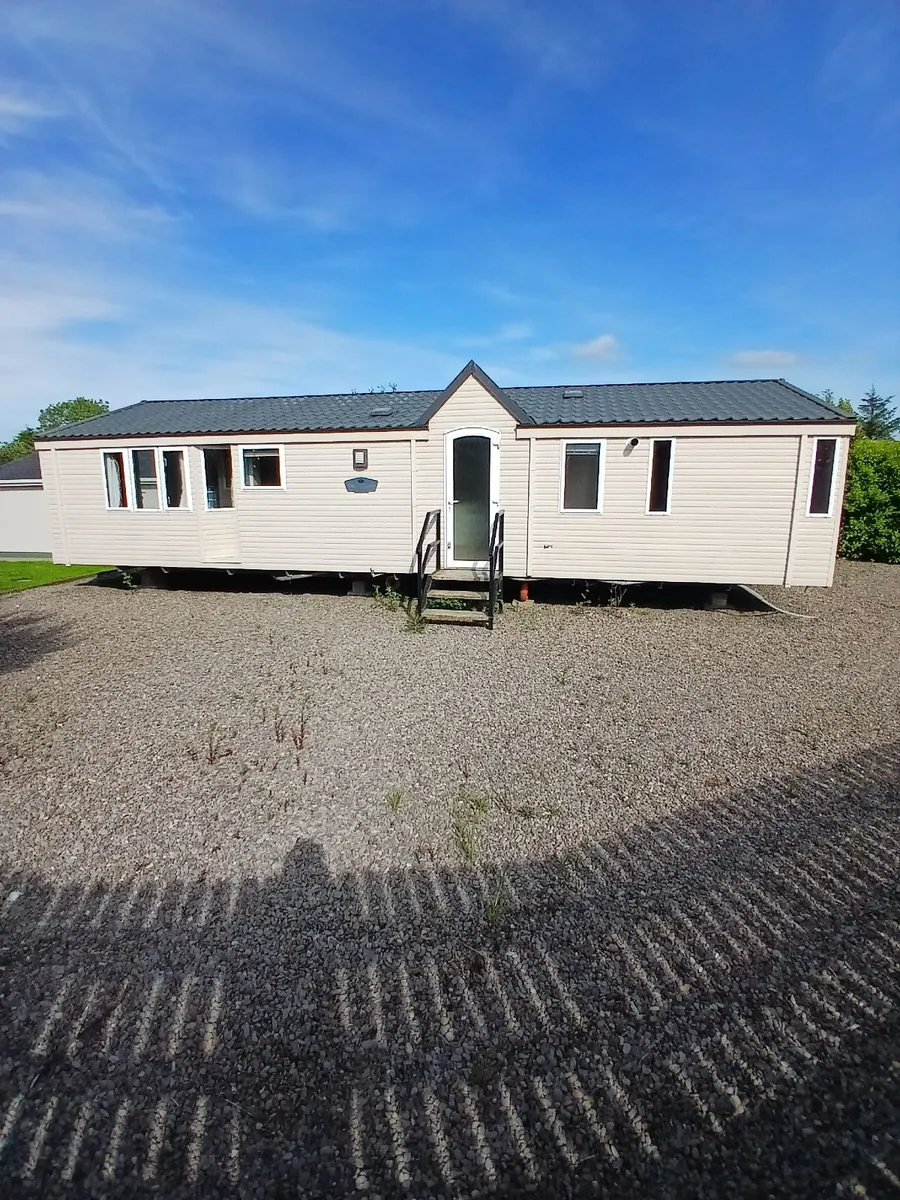 Mobile home - Image 1