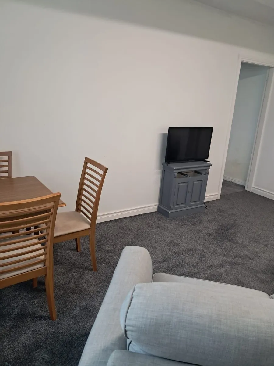 Double bedroom to rent in shared apartment - Image 4
