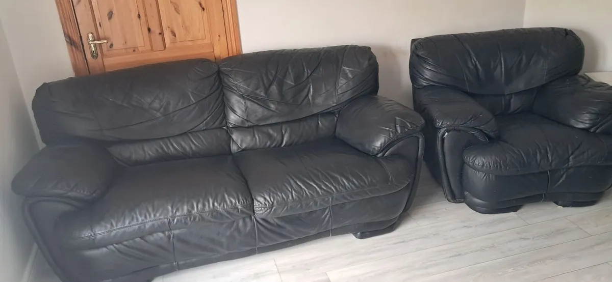 Suite of furniture - Image 2
