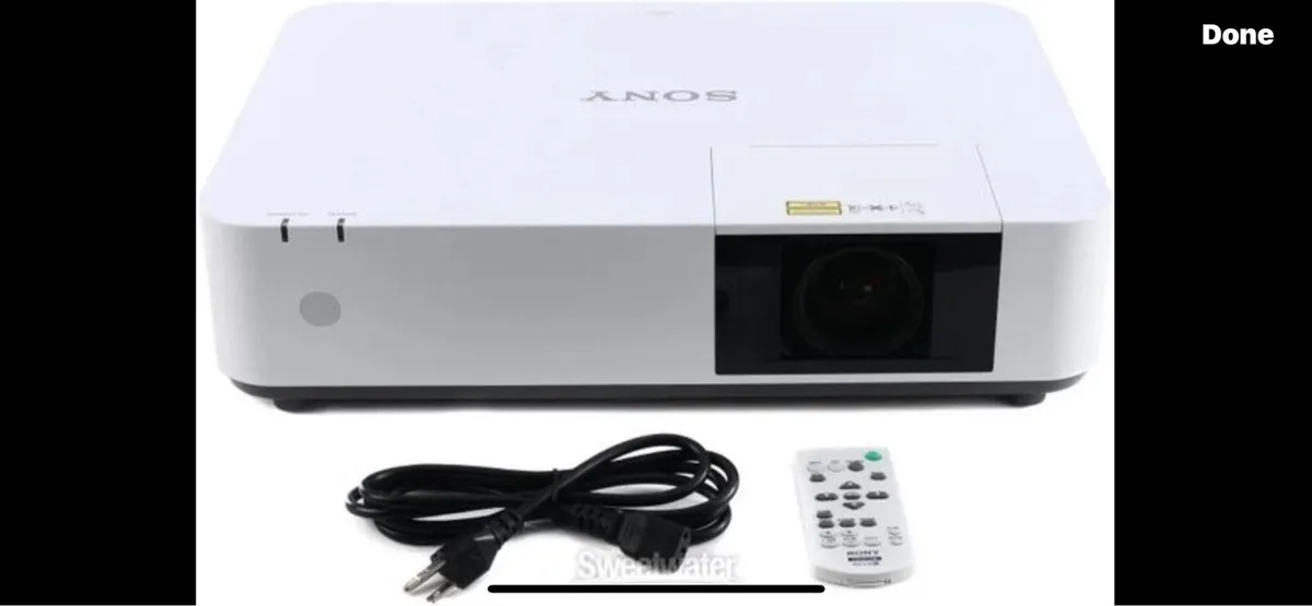 Projector & screen - Image 1