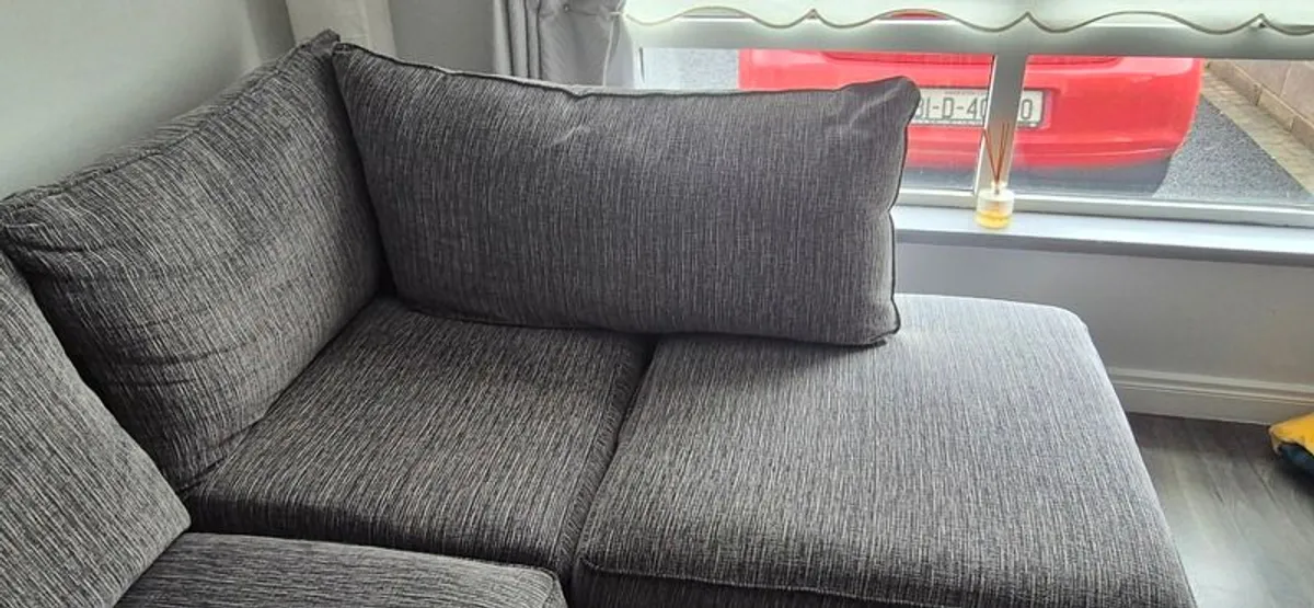 L-shaped 3 Seater Sofa & Matching 1 Seater - Near perfect condition - Image 2