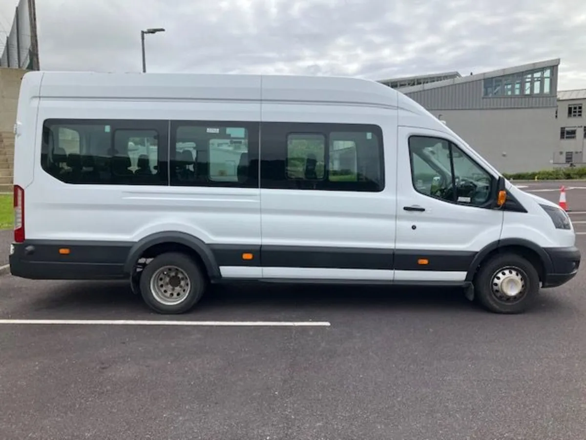 Ford Transit 2017 17 seater Minibus. - Image 4