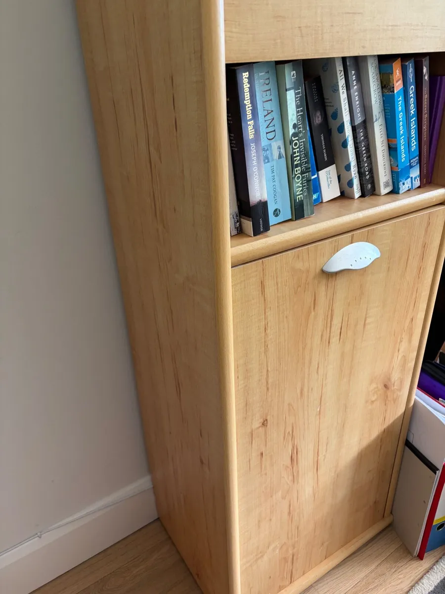 Desk and matching unit - Image 4