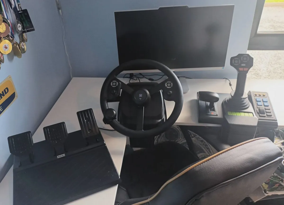Hori steering wheel set & Lenova PC - Image 1