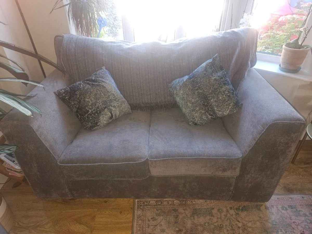 2 Seater couch - Image 2
